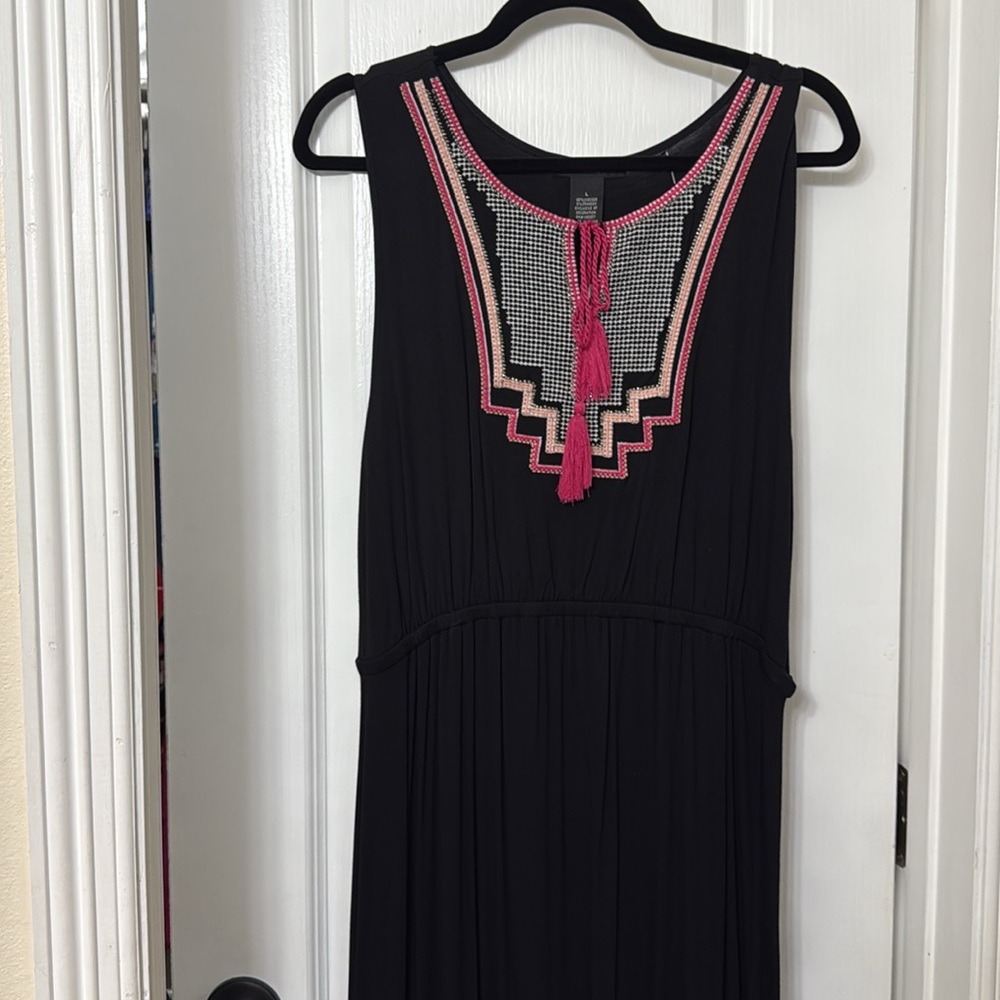Design history black and pink beaded crochet maxi dress size L